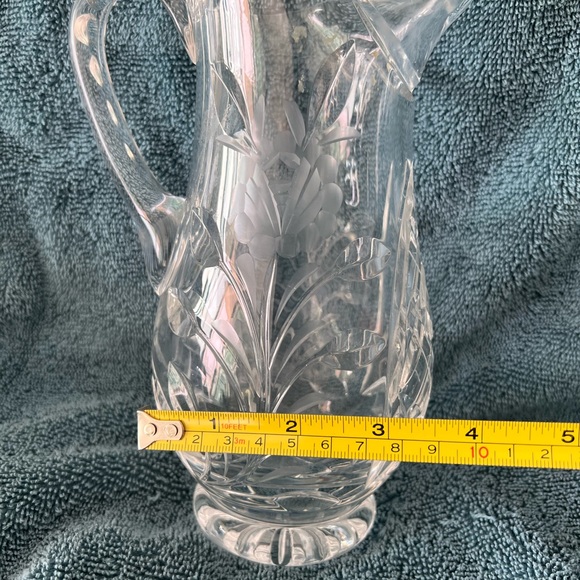 VINTAGE PERFECT CUT GLASS/ ETCHED CLEAR GLASS PITCHER - Picture 7 of 11